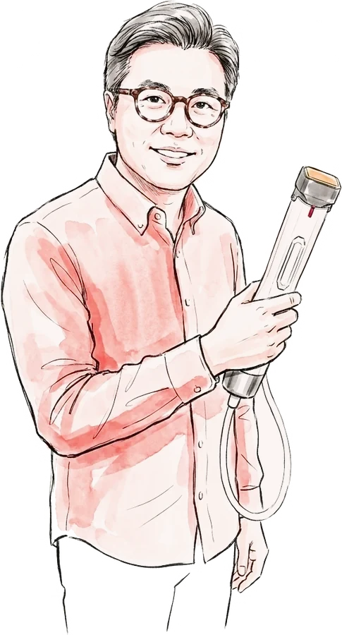 A hand-drawn sketch of Dr Ong holding the XERF handpiece